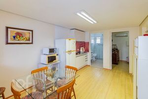 Image 32 - 877212