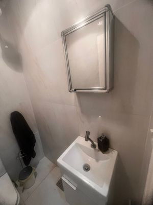Image 9 - 877247