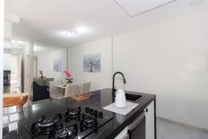 Image 22 - 877253