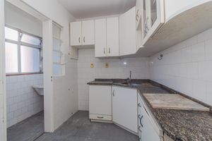 Image 11 - 877256