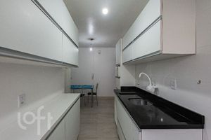 Image 6 - 877308