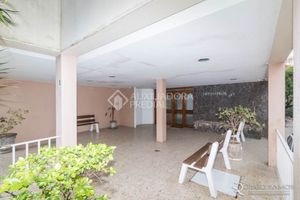 Image 4 - 877308