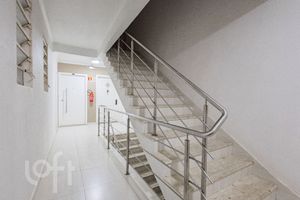 Image 22 - 877308
