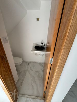 Image 13 - 877317