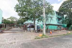 Image 9 - 877318