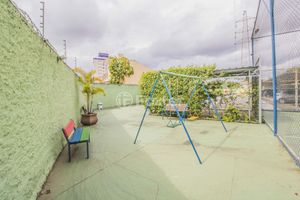 Image 4 - 877320