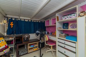 Image 17 - 877320