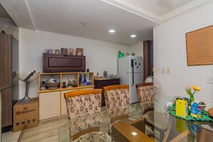 Image 22 - 877320