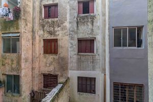 Image 10 - 877321