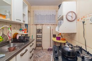 Image 15 - 877321