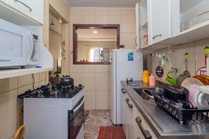 Image 16 - 877321