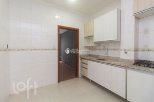 Image 4 - 877332