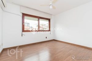 Image 7 - 877340