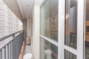 Image 4 - 877346
