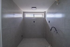 Image 7 - 877350