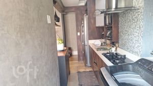 Image 4 - 877351