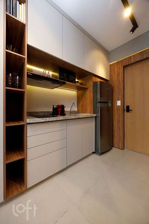 Image 8 - 877356