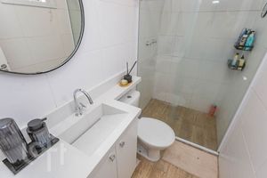 Image 9 - 877359
