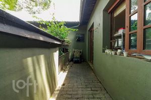 Image 37 - 877375