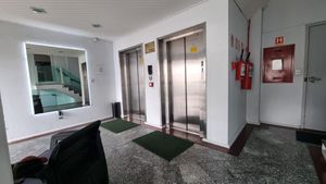 Image 4 - 877377