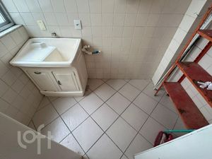 Image 19 - 877378