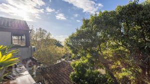 Image 10 - 877380