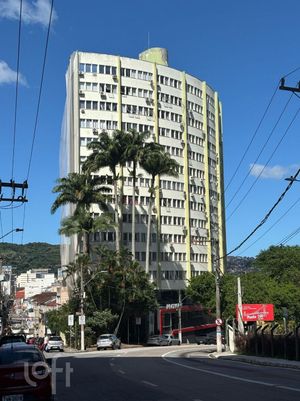 Image 17 - 877383