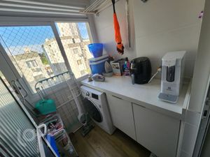 Image 19 - 877384