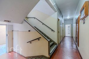 Image 22 - 877387