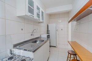 Image 18 - 877387