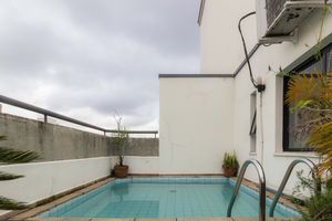 Image 8 - 877390