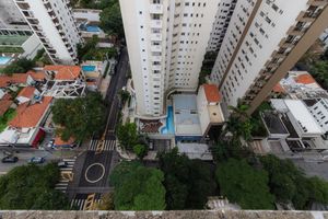 Image 22 - 877390