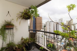 Image 21 - 877390