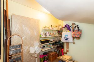 Image 42 - 877390