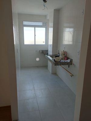 Image 10 - 877392