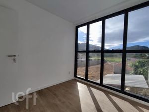 Image 4 - 877394