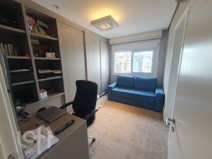 Image 19 - 877395