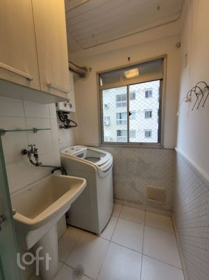 Image 6 - 877401