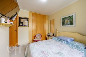 Image 8 - 877402