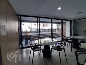 Image 16 - 877403