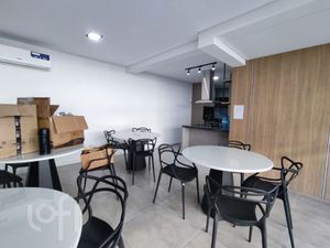 Image 15 - 877403