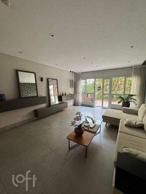 Image 16 - 877404