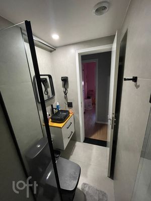 Image 9 - 877404