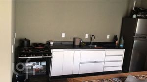 Image 6 - 877411