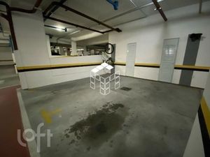 Image 17 - 877424