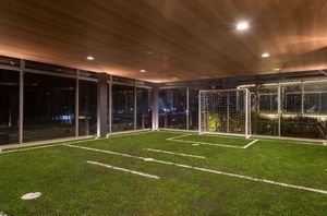 Image 17 - 877425