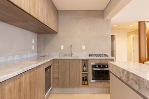 Image 12 - 877425