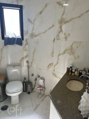 Image 6 - 877435