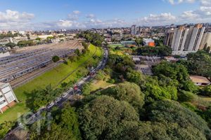 Image 18 - 877444