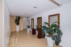 Image 35 - 877444